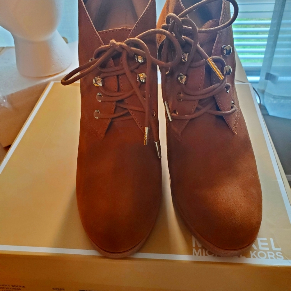 NIB MICHAEL MICHAEL KORS ELLIOTT BOOTIE